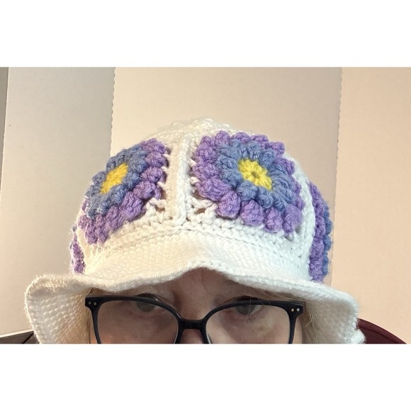 Crocheted Bucket Hat Size L - Picture 3 of 3